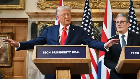Trump Proposes Keir Starmer Could Deploy Military to Control UK Boundaries