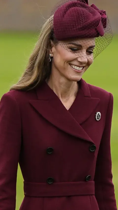 Melania’s Hat, Kate’s Plumed Pin and Additional Standout Looks Thus Far