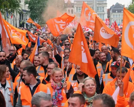 France-Wide Strike Demonstrations Draws Hundreds of Thousands Marching In France